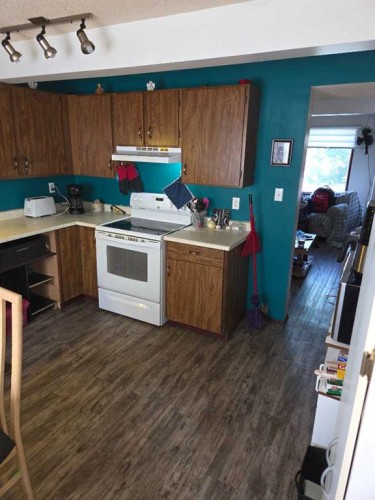 C-3 Grant Street, Red Deer, AB - Indoor Photo Showing Kitchen