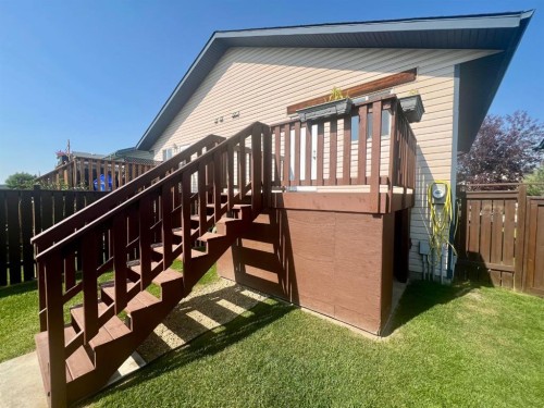 273 Kendrew Drive, Red Deer, AB - Outdoor With Exterior