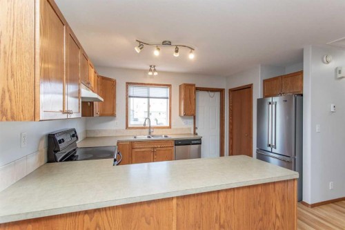 273 Kendrew Drive, Red Deer, AB - Indoor Photo Showing Kitchen With Double Sink