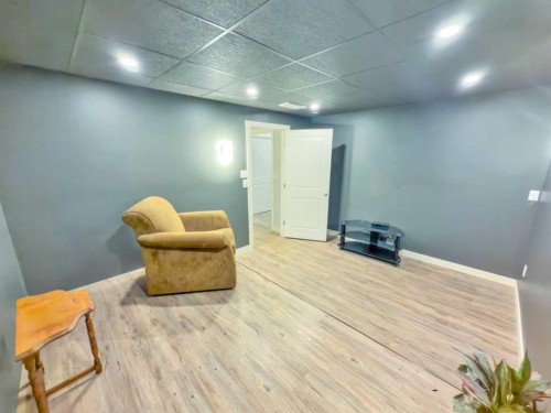 128 12 Ave Ne, Sundre, AB - Indoor