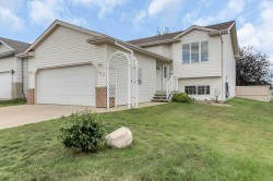 102 Drummond Avenue Red Deer, AB T4R 3A5
