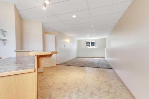 102 Drummond Avenue, Red Deer, AB - Indoor Photo Showing Other Room