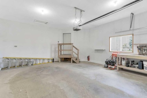 102 Drummond Avenue, Red Deer, AB - Indoor Photo Showing Garage