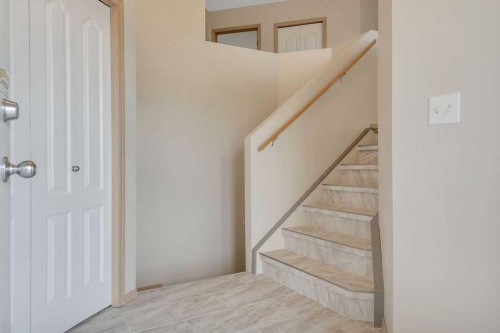 102 Drummond Avenue, Red Deer, AB - Indoor Photo Showing Other Room