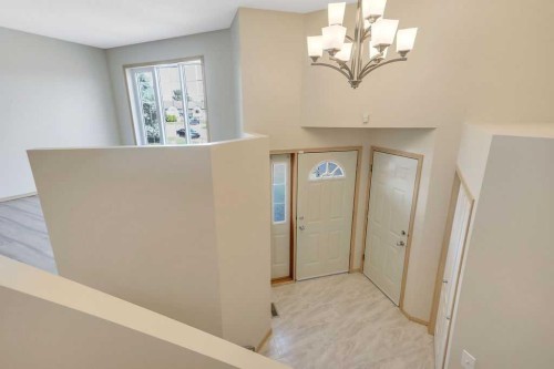 102 Drummond Avenue, Red Deer, AB - Indoor Photo Showing Other Room