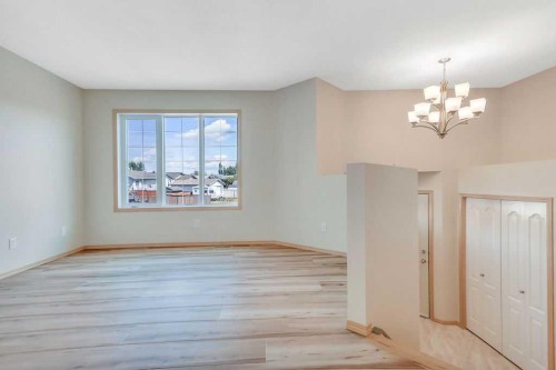 102 Drummond Avenue, Red Deer, AB - Indoor Photo Showing Other Room