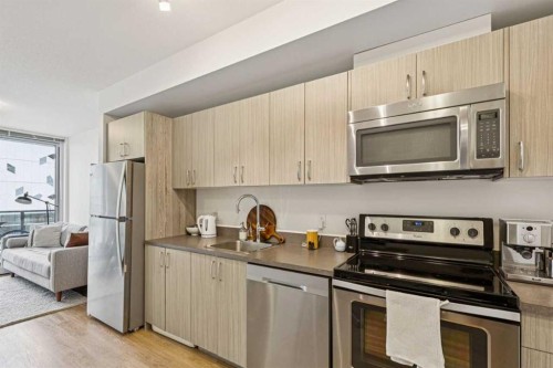 503-450 8 Avenue Se, Calgary, AB - Indoor Photo Showing Kitchen With Stainless Steel Kitchen