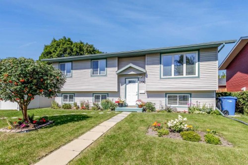 2100 25 Avenue, Bowden, AB - Outdoor