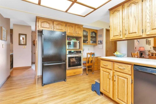 19 Mayberry Close, Red Deer, AB - Indoor Photo Showing Kitchen