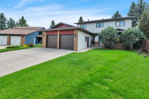19 Mayberry Close, Red Deer, AB - Outdoor