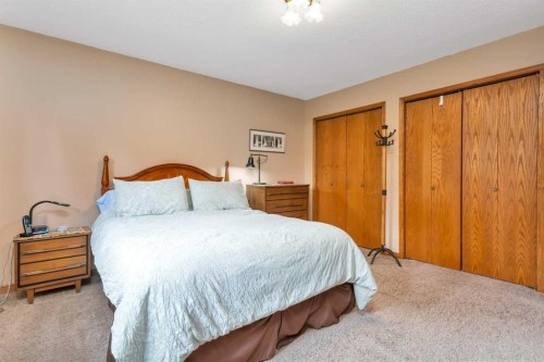 19 Mayberry Close, Red Deer, AB - Indoor Photo Showing Bedroom