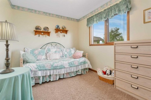 19 Mayberry Close, Red Deer, AB - Indoor Photo Showing Bedroom