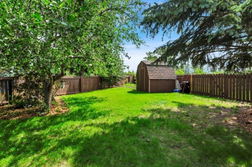 19 Mayberry Close, Red Deer, AB - Outdoor