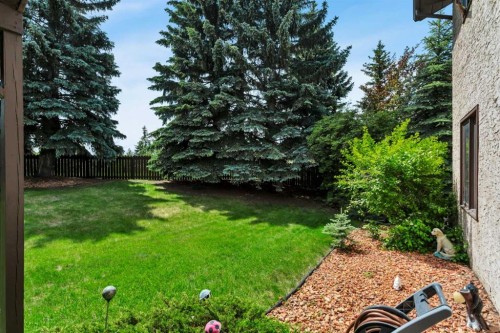 19 Mayberry Close, Red Deer, AB - Outdoor