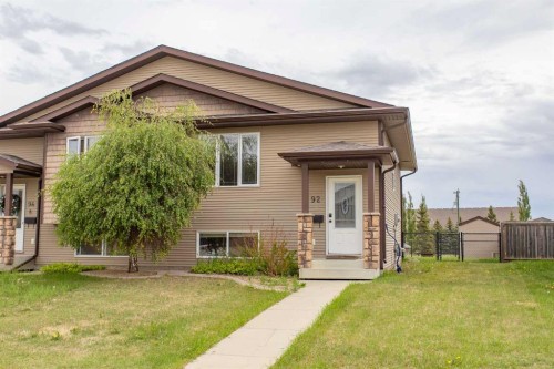 92 Iron Wolf Boulevard  Lacombe, AB T4L 0C7