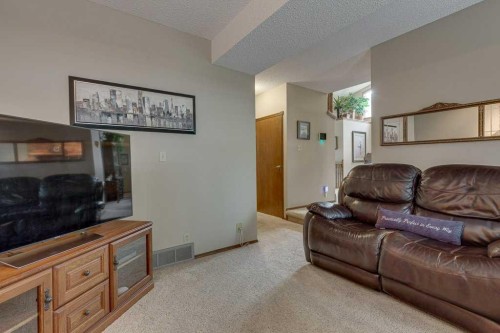 6 Ramsey Avenue, Red Deer, AB - Indoor Photo Showing Living Room