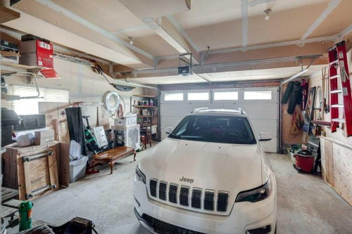 6 Ramsey Avenue, Red Deer, AB - Indoor Photo Showing Garage