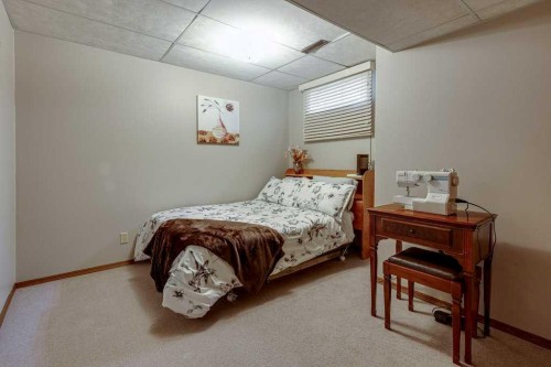 6 Ramsey Avenue, Red Deer, AB - Indoor Photo Showing Bedroom