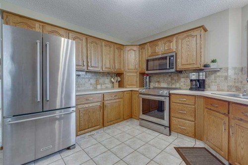 6 Ramsey Avenue, Red Deer, AB - Indoor Photo Showing Kitchen