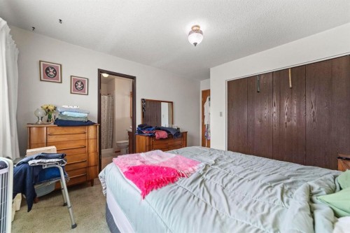 6209 34 Avenue, Camrose, AB - Indoor Photo Showing Bedroom