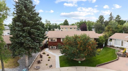 6209 34 Avenue, Camrose, AB - Outdoor