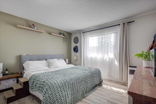 22 Greenham Drive, Red Deer, AB - Indoor Photo Showing Bedroom
