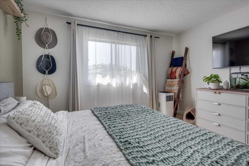 22 Greenham Drive, Red Deer, AB - Indoor Photo Showing Bedroom
