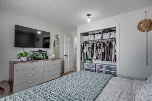 22 Greenham Drive, Red Deer, AB - Indoor Photo Showing Bedroom