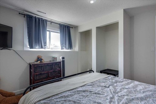 22 Greenham Drive, Red Deer, AB - Indoor Photo Showing Bedroom