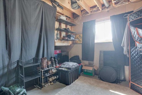 22 Greenham Drive, Red Deer, AB - 