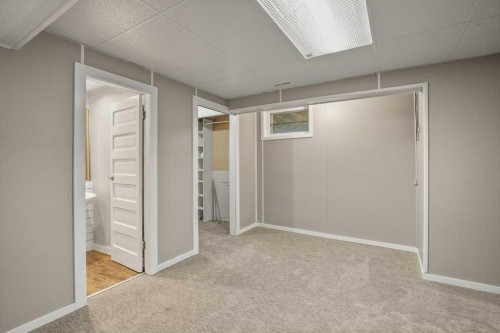 5330 42A Avenue, Red Deer, AB - Indoor Photo Showing Other Room