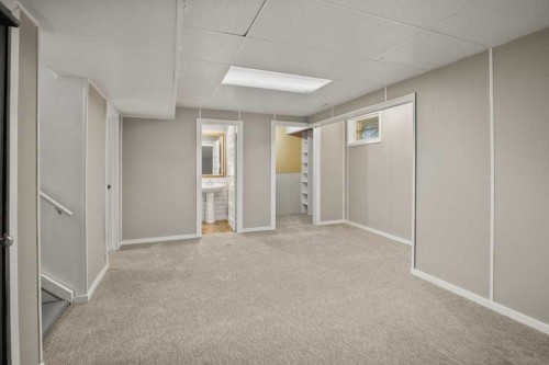 5330 42A Avenue, Red Deer, AB - Indoor