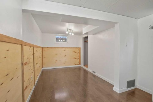 5330 42A Avenue, Red Deer, AB - Indoor Photo Showing Other Room