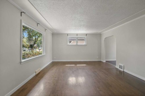 5330 42A Avenue, Red Deer, AB - Indoor Photo Showing Other Room
