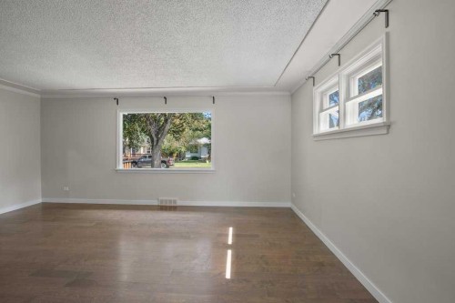 5330 42A Avenue, Red Deer, AB - Indoor Photo Showing Other Room