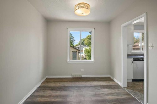 5330 42A Avenue, Red Deer, AB - Indoor Photo Showing Other Room