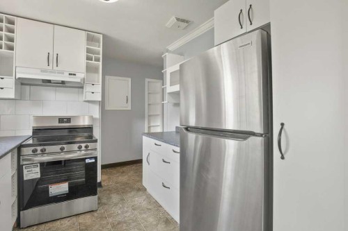 5330 42A Avenue, Red Deer, AB - Indoor Photo Showing Kitchen