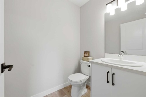 254 Halifax Close, Penhold, AB - Indoor Photo Showing Bathroom