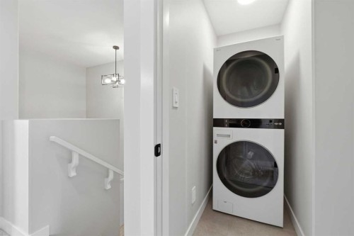 254 Halifax Close, Penhold, AB - Indoor Photo Showing Laundry Room