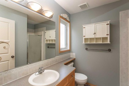 717 Lancaster Drive, Red Deer, AB - Indoor Photo Showing Bathroom