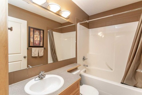 717 Lancaster Drive, Red Deer, AB - Indoor Photo Showing Bathroom