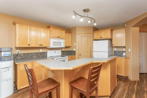 717 Lancaster Drive, Red Deer, AB - Indoor Photo Showing Kitchen