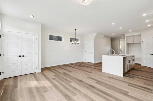467 Buffaloberry Manor Se, Calgary, AB - Indoor Photo Showing Kitchen