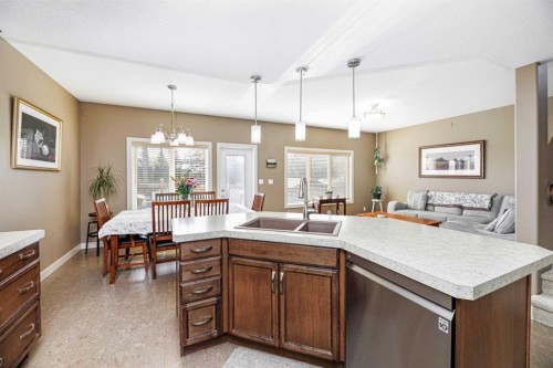 12 Edina Close, Lacombe, AB - Indoor