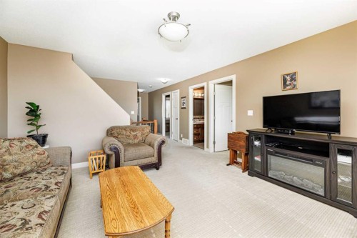 12 Edina Close, Lacombe, AB - Indoor Photo Showing Living Room