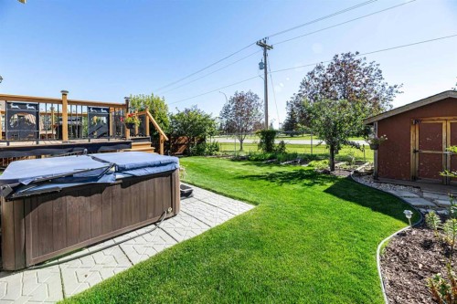 12 Edina Close, Lacombe, AB - Outdoor