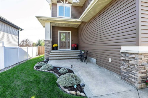 12 Edina Close, Lacombe, AB - Outdoor With Exterior