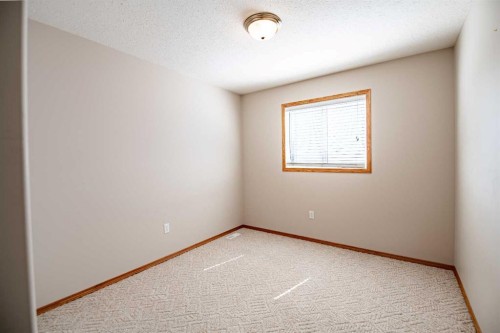 19 Fulmar Close, Sylvan Lake, AB - Indoor Photo Showing Other Room