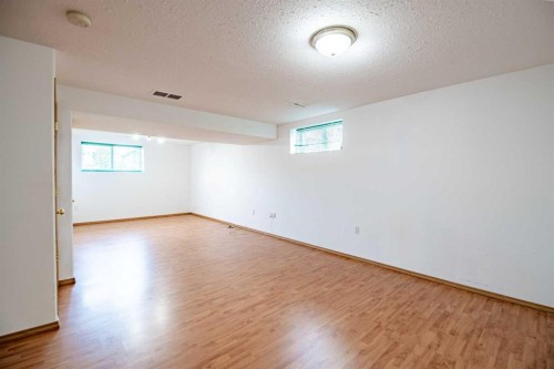 19 Fulmar Close, Sylvan Lake, AB - Indoor Photo Showing Other Room