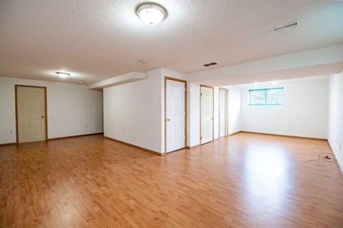 19 Fulmar Close, Sylvan Lake, AB - Indoor Photo Showing Other Room